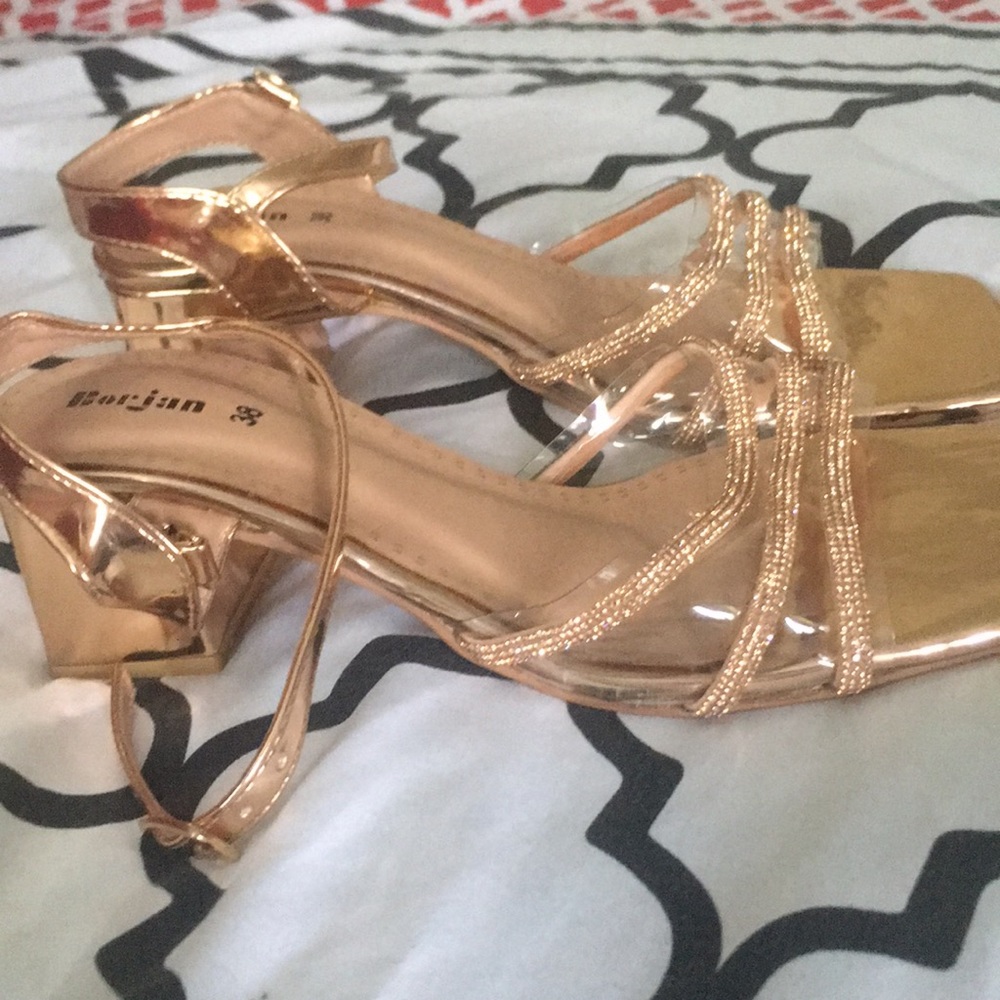 Shiny shoes rose color